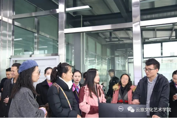 党建共建搭平台,教学交流促发展——文化艺术学院赴昆明铁道职业技术学院铁道运输学院开展交流研讨活动292.png
